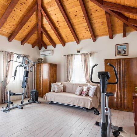 Luxurious Villa In Selca With Pool Ngoại thất bức ảnh